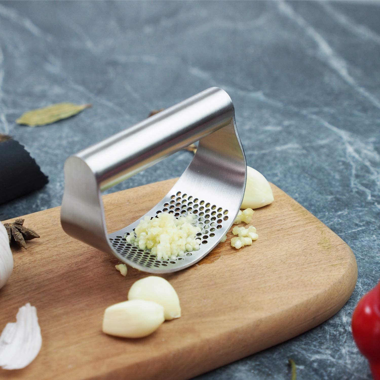 Premium Steel Garlic Press Rocker – Durable Stainless Steel Garlic Crusher, Garlic Mincer, Ginger Crusher & Peeler – Ergonomic Garlic Press with Handle for Effortless Kitchen Use
